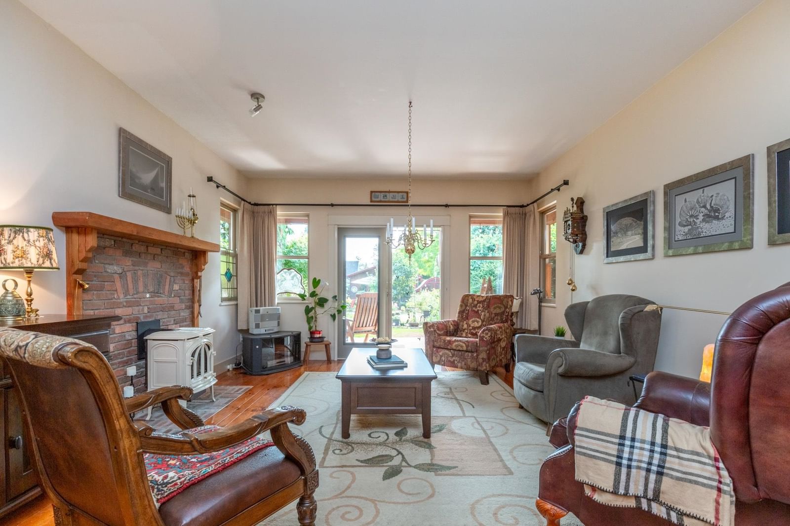 Listing Image 8