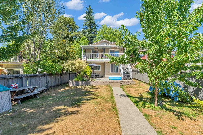 1553 Burrill Avenue, North Vancouver, V7K 1L8 | Image 2