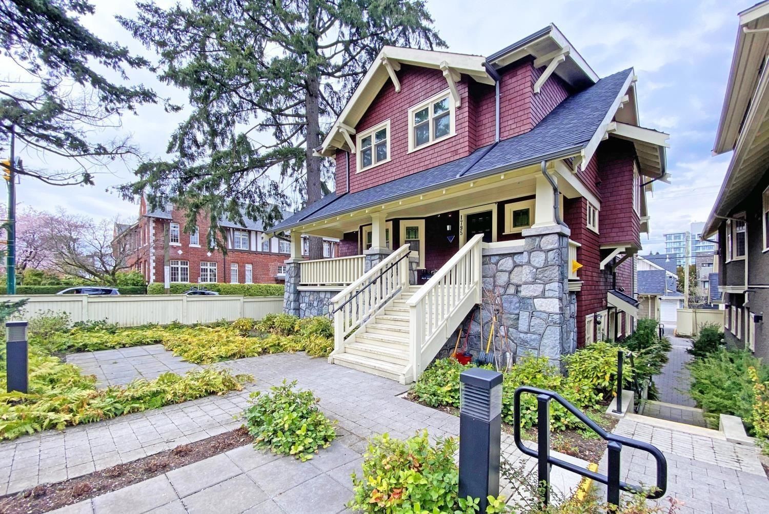 Listing Image 1