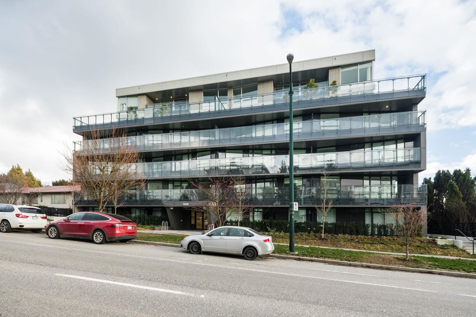 Listing Image 12