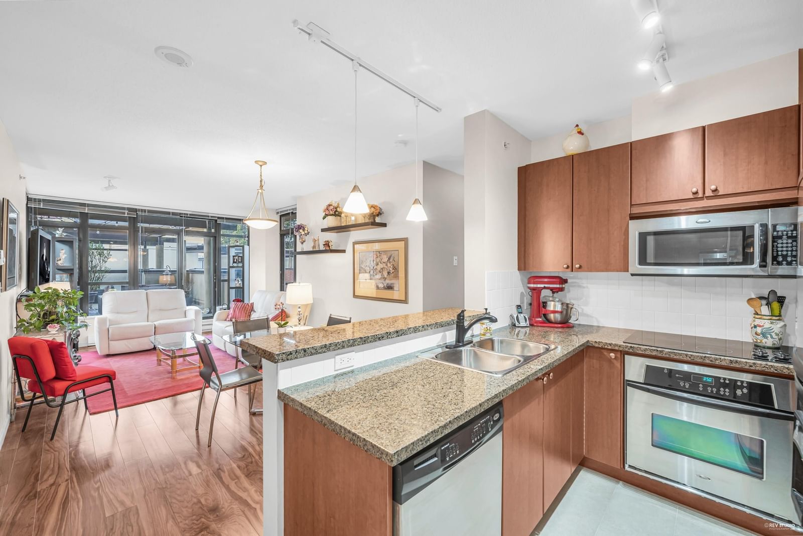 Listing Image 11
