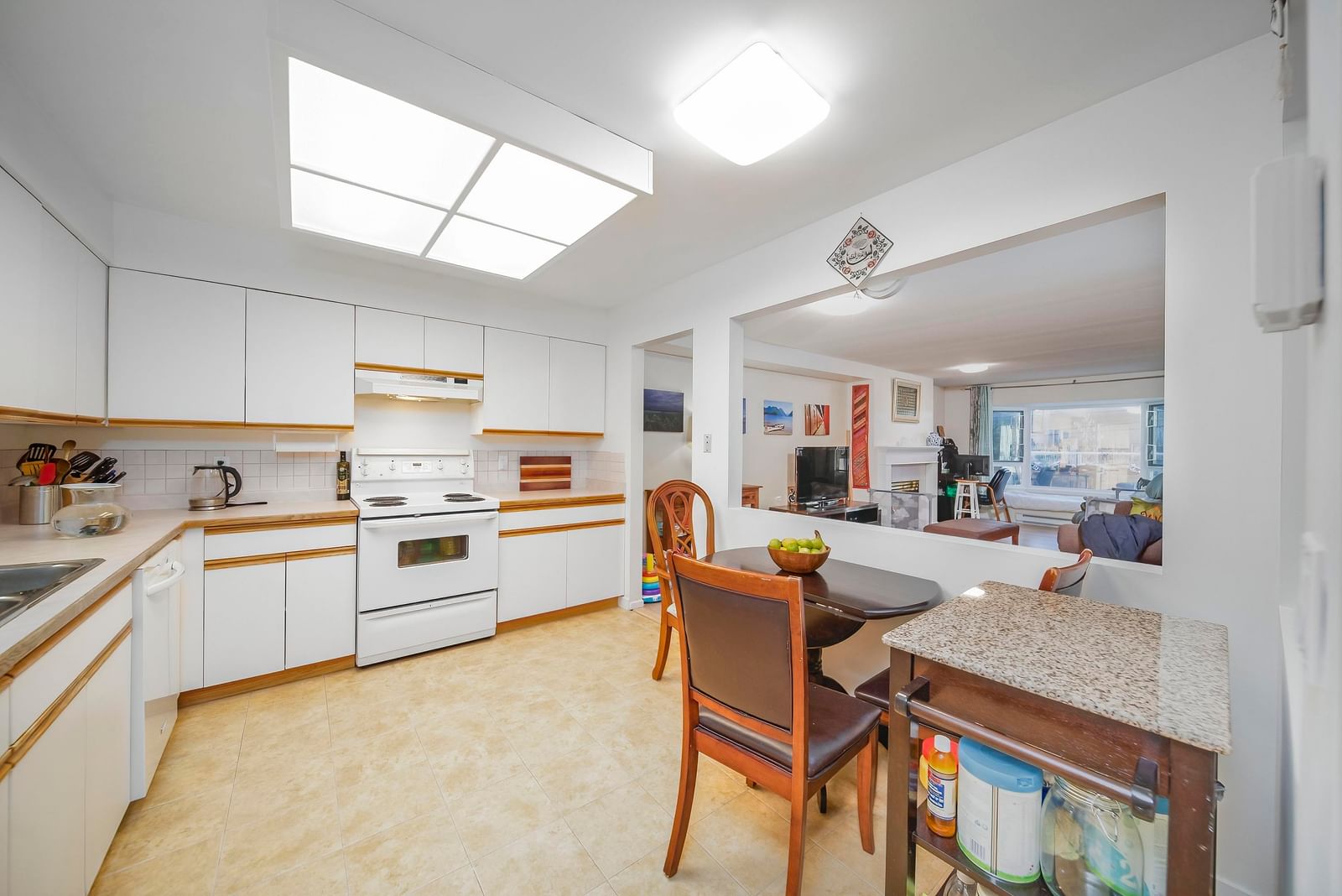 Listing Image 11
