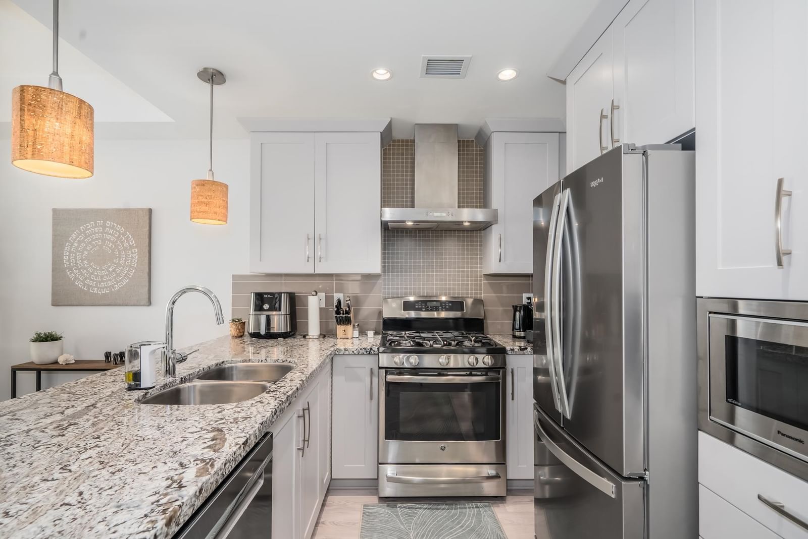 Listing Image 19