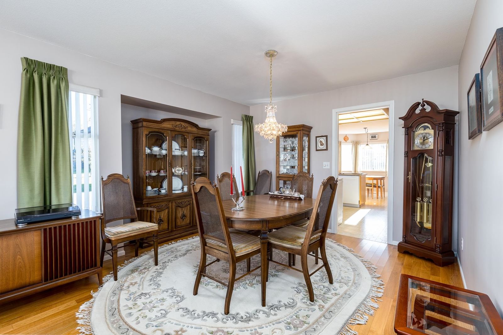 Listing Image 10