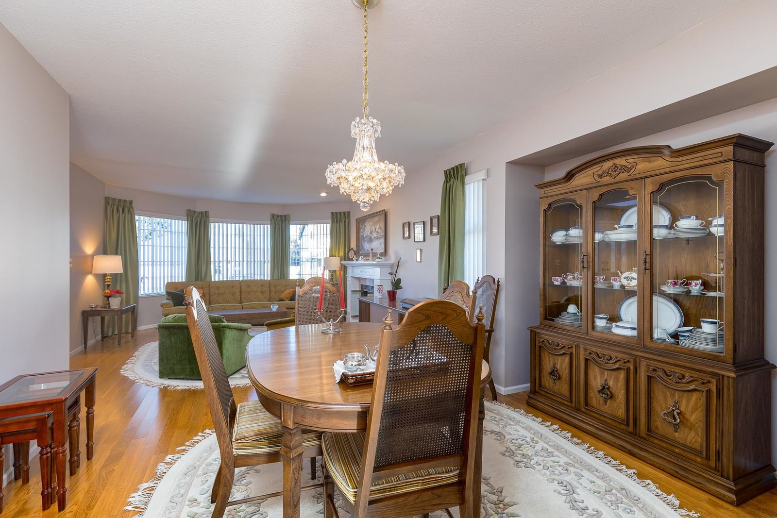 Listing Image 11