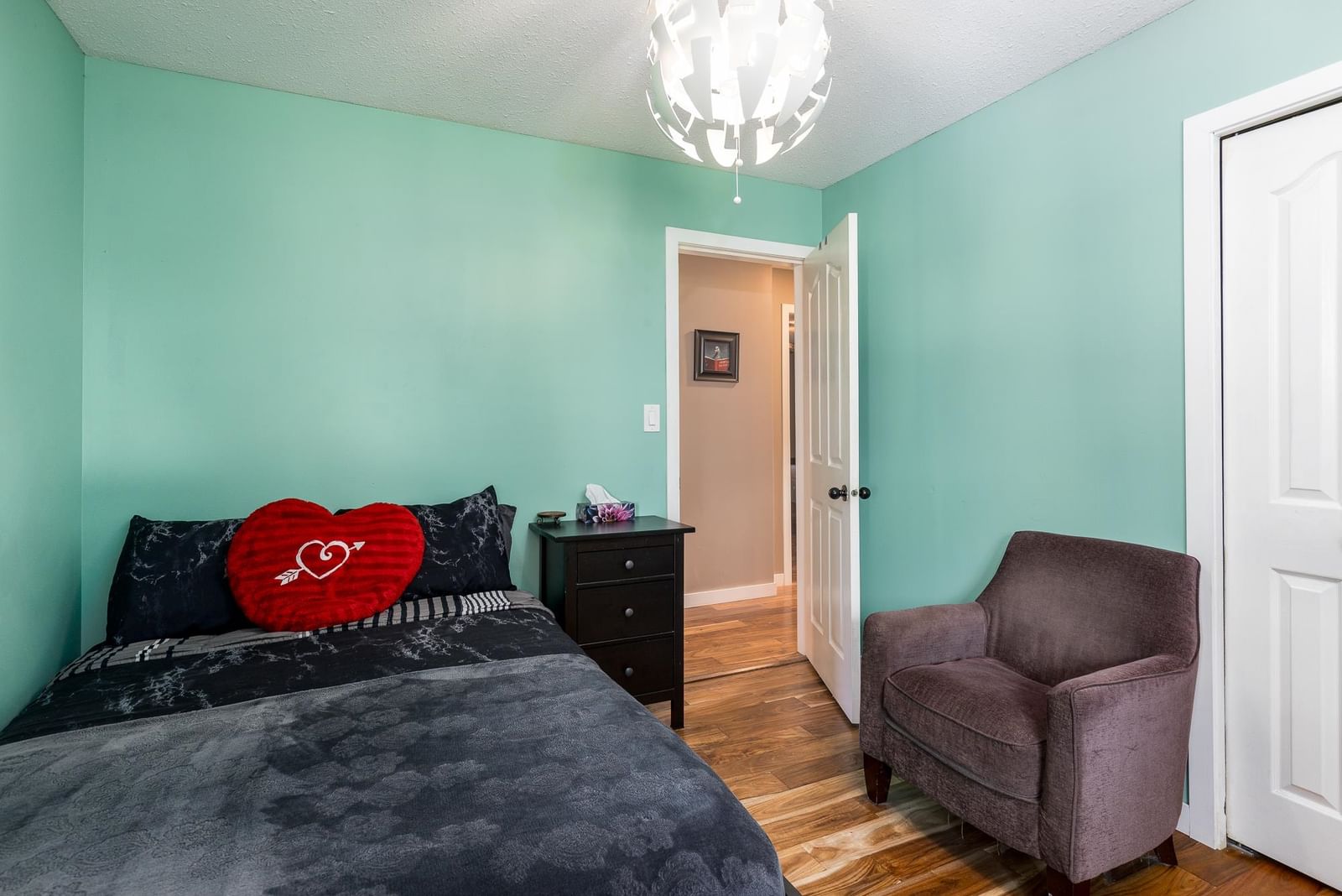 Listing Image 22