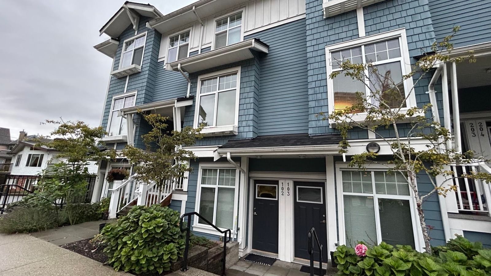 Listing Image 1