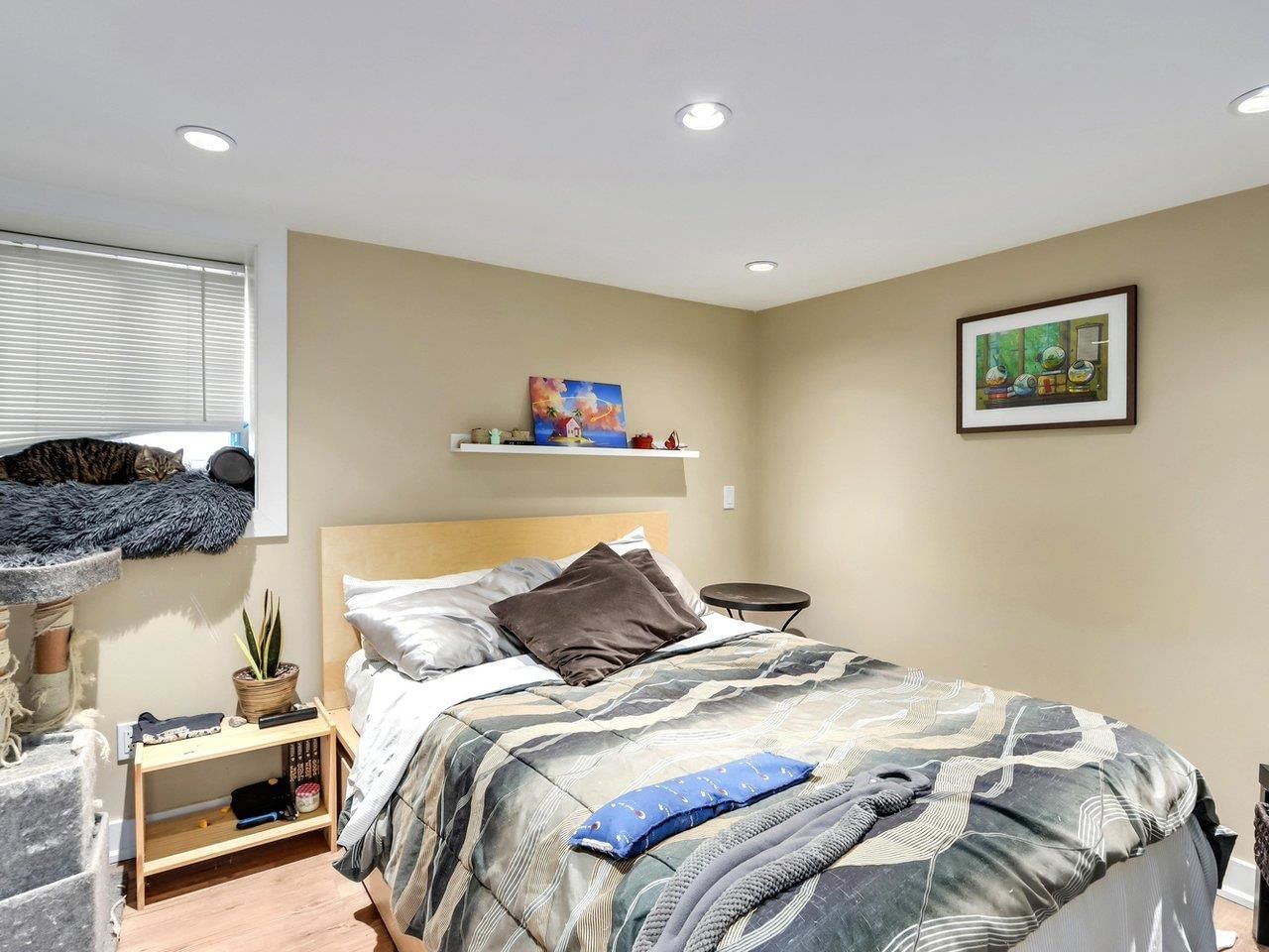 Listing Image 21
