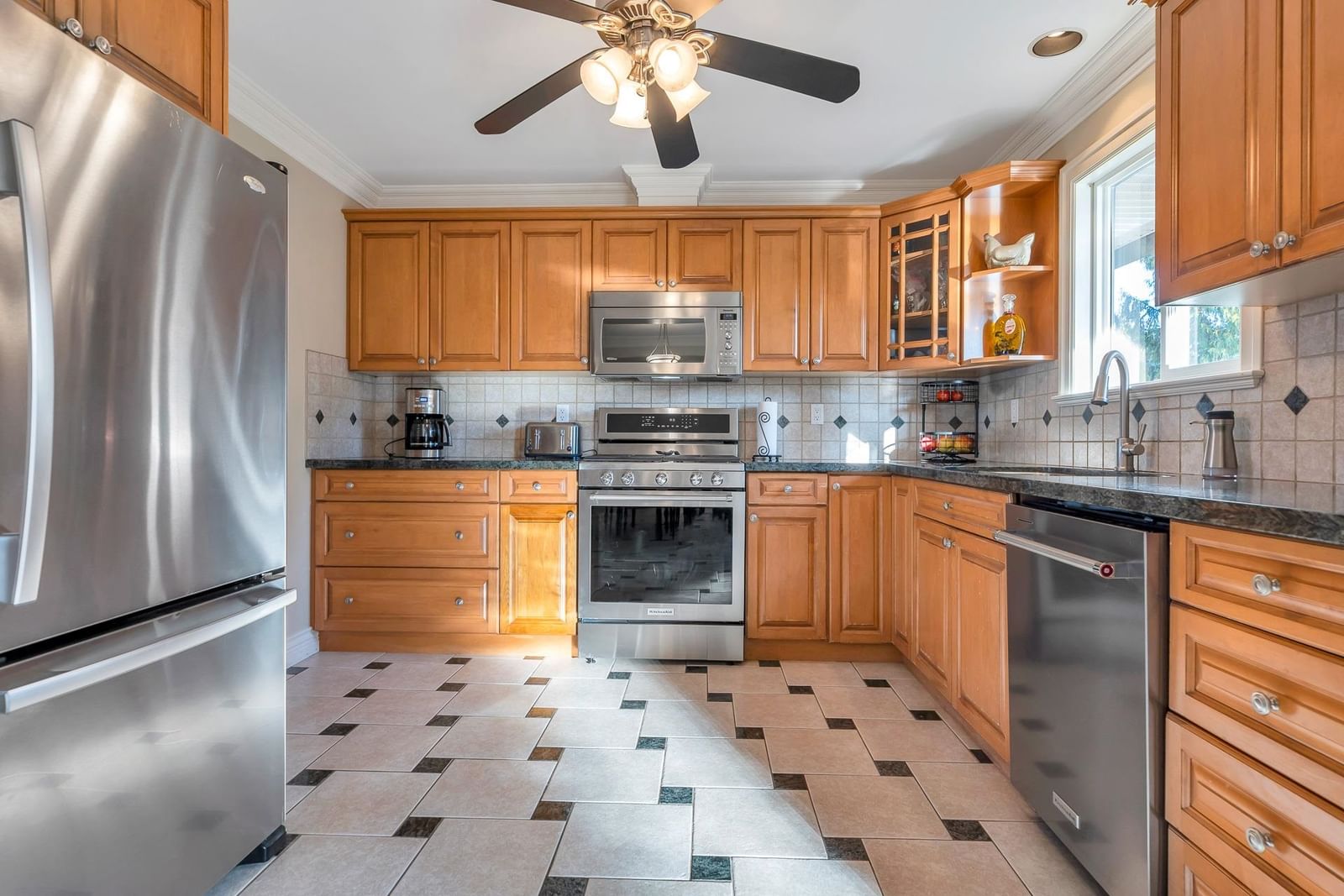 Listing Image 13