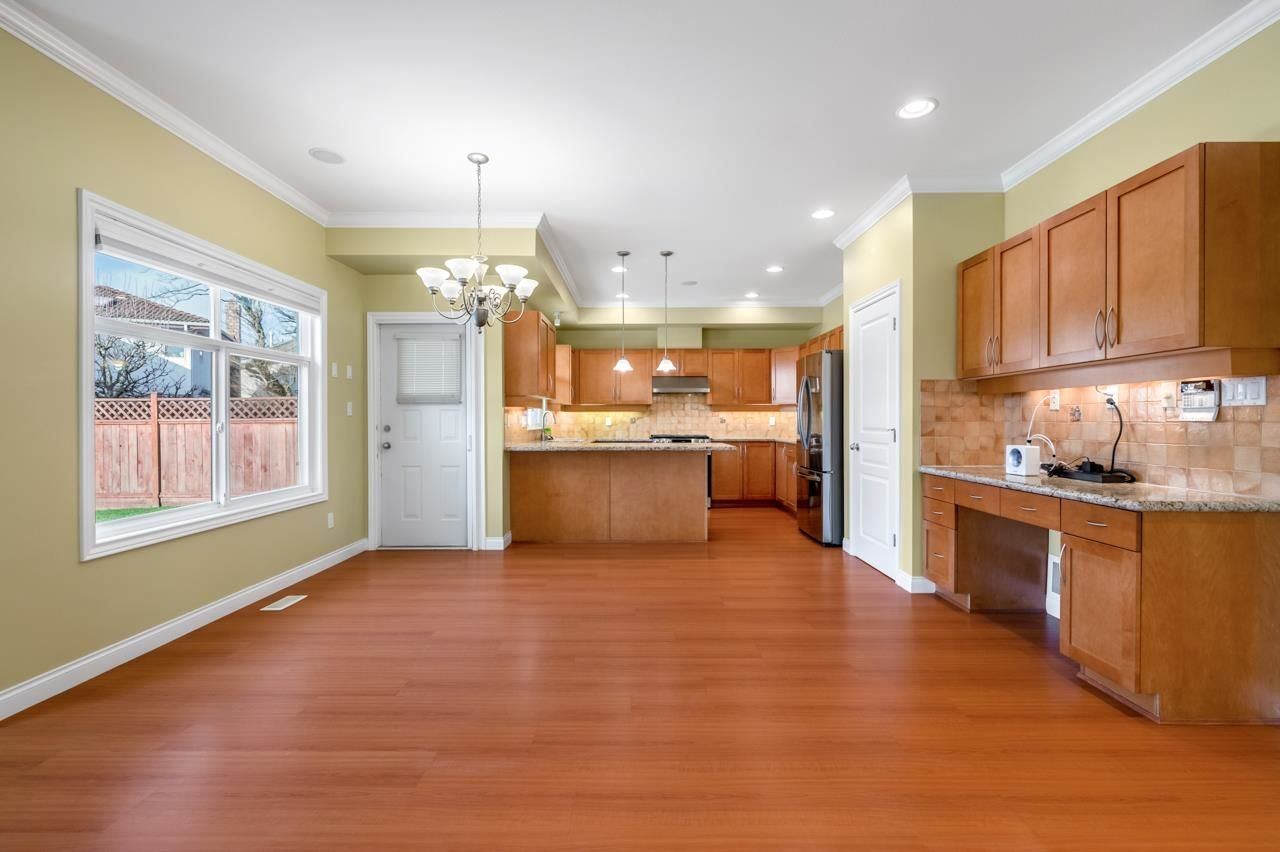 Listing Image 5