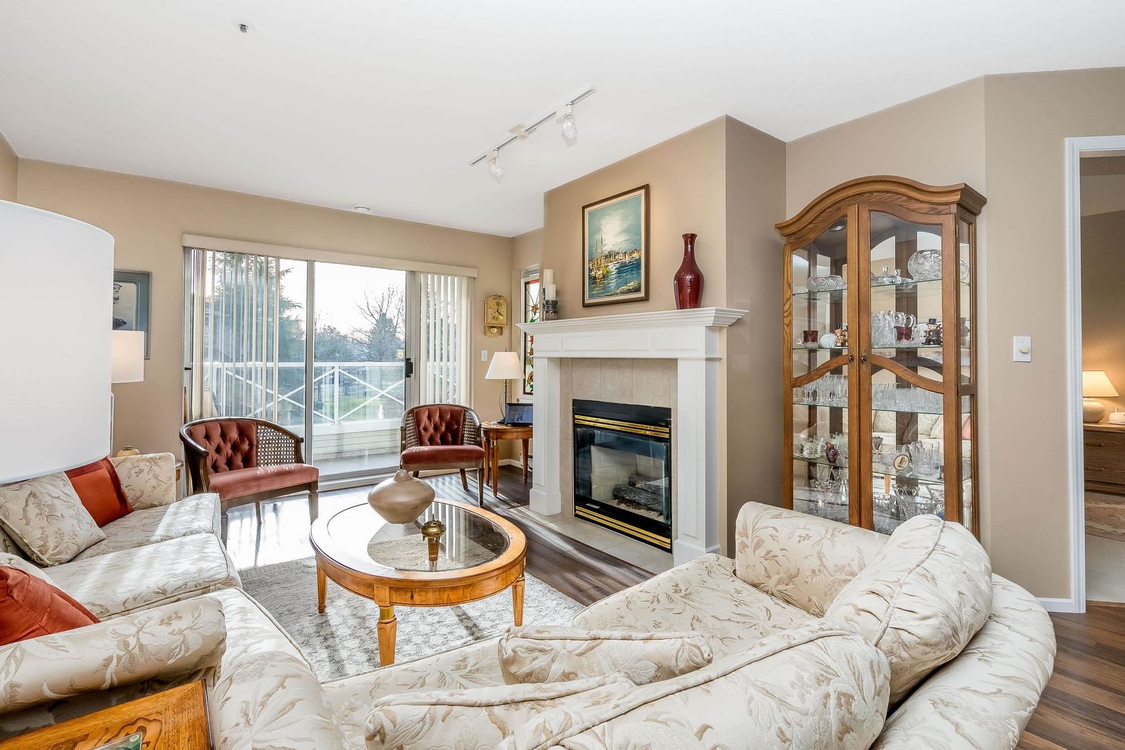 Listing Image 19