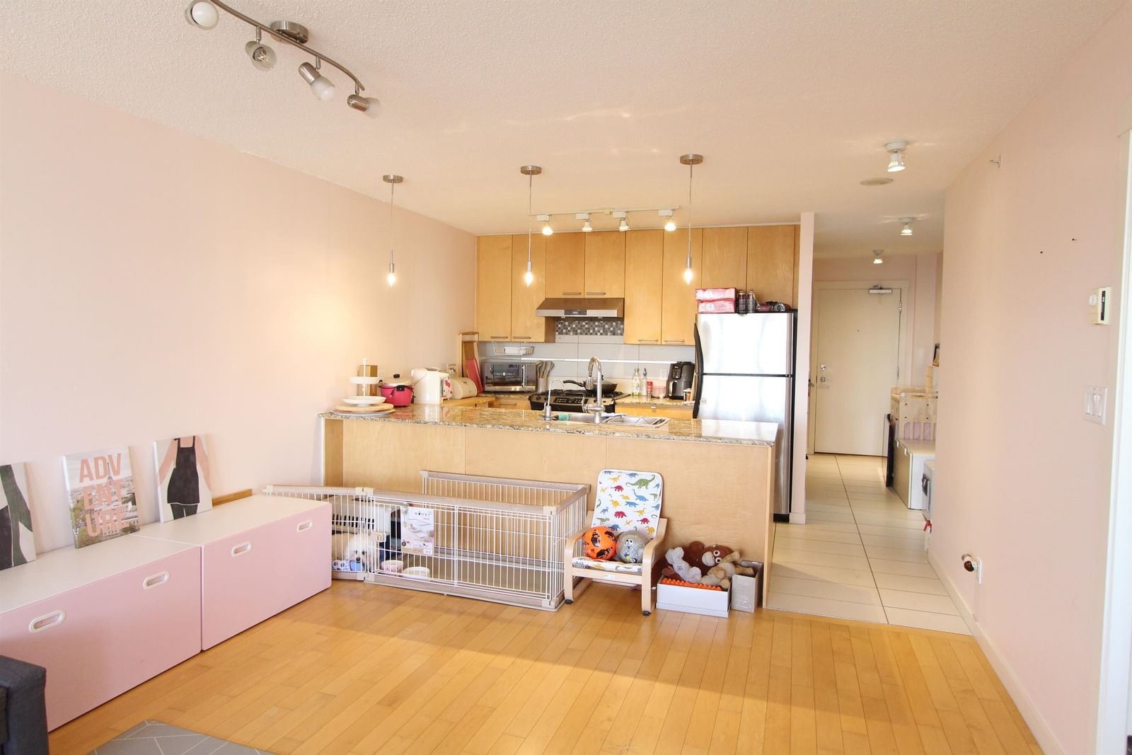 Listing Image 6