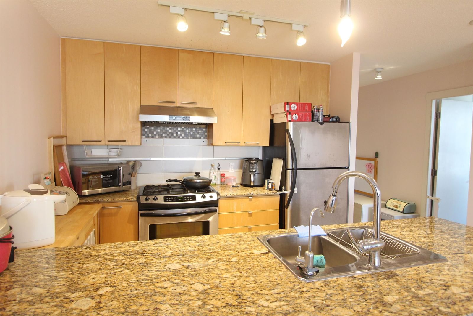 Listing Image 8
