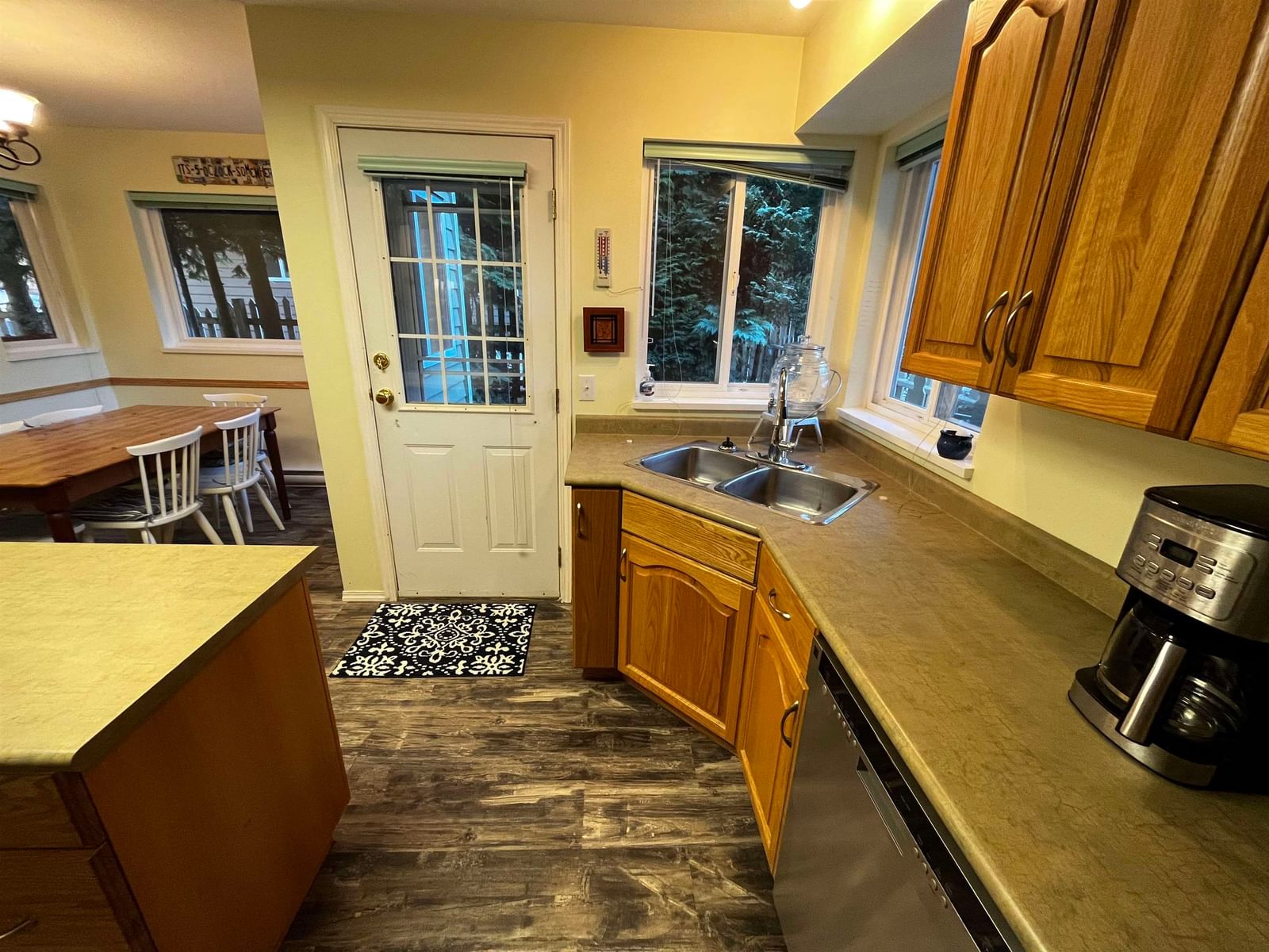 Listing Image 8