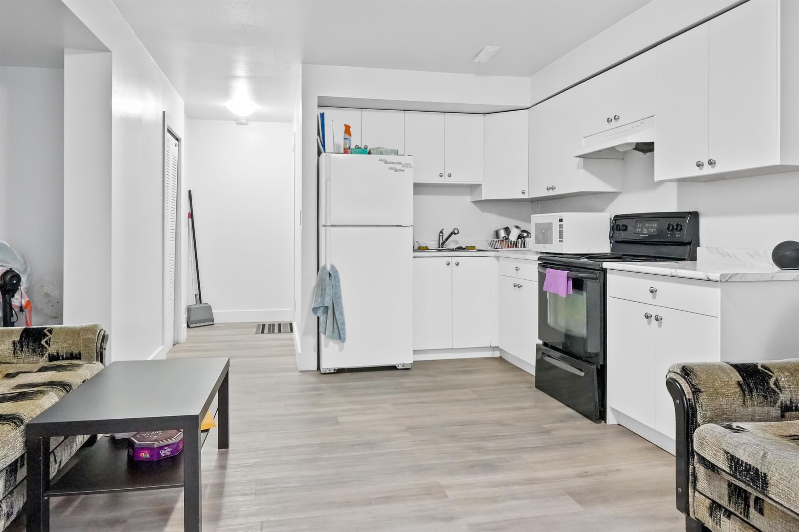 Listing Image 13