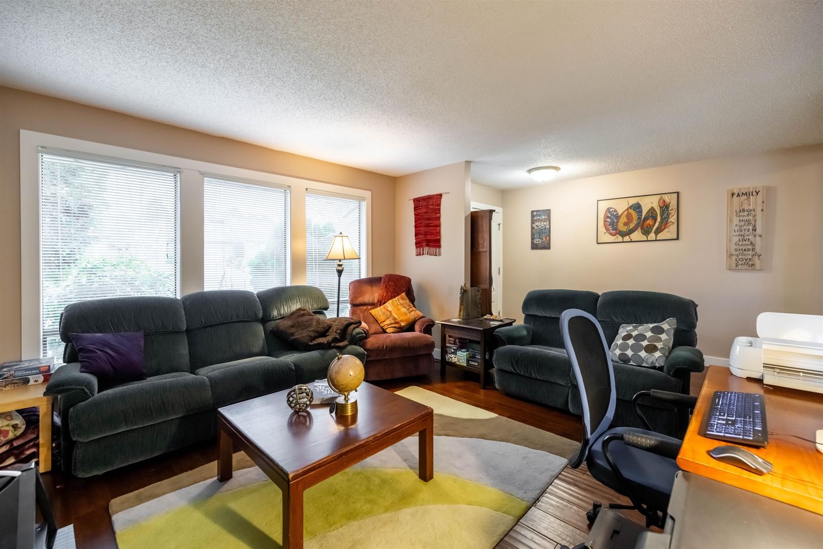 Listing Image 8