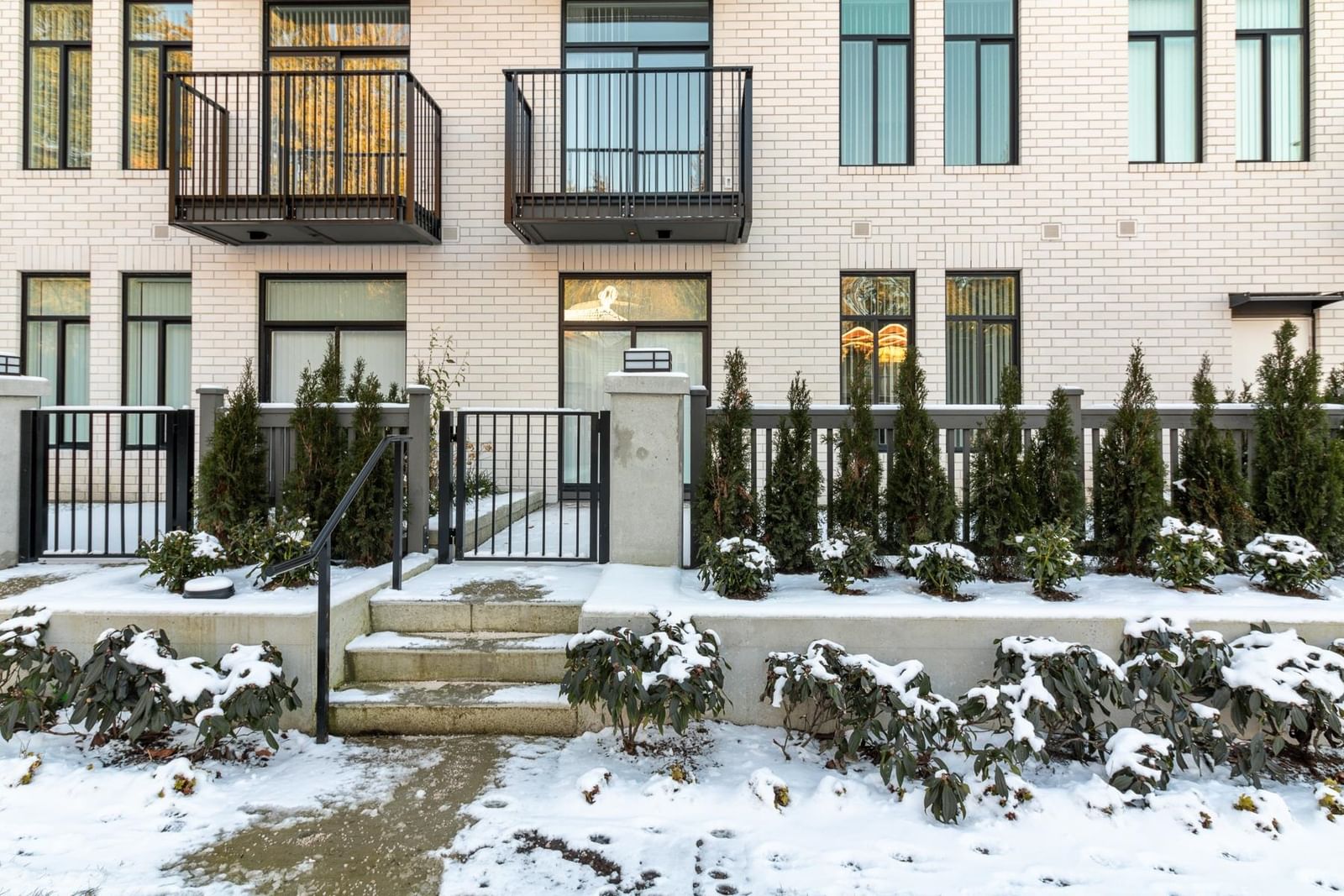Listing Image 16