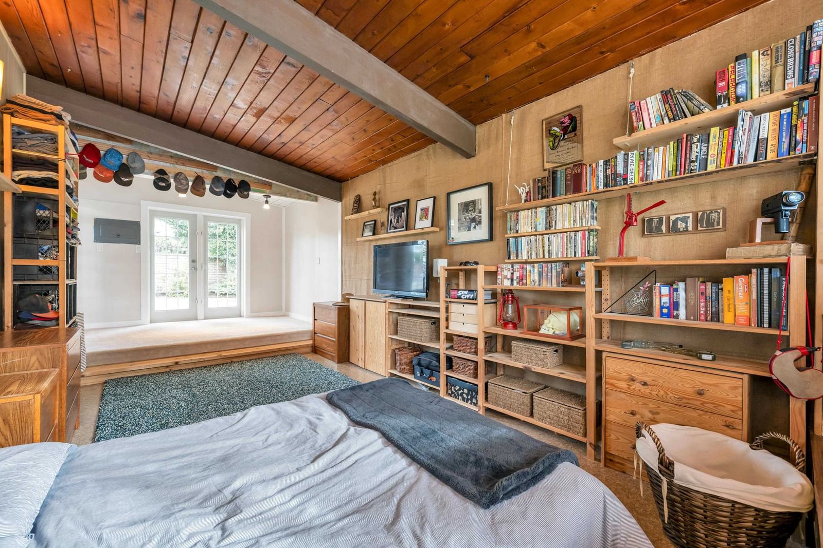 Listing Image 12