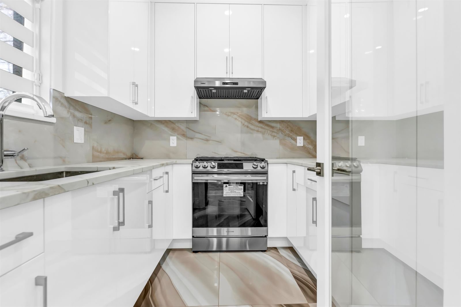 Listing Image 19
