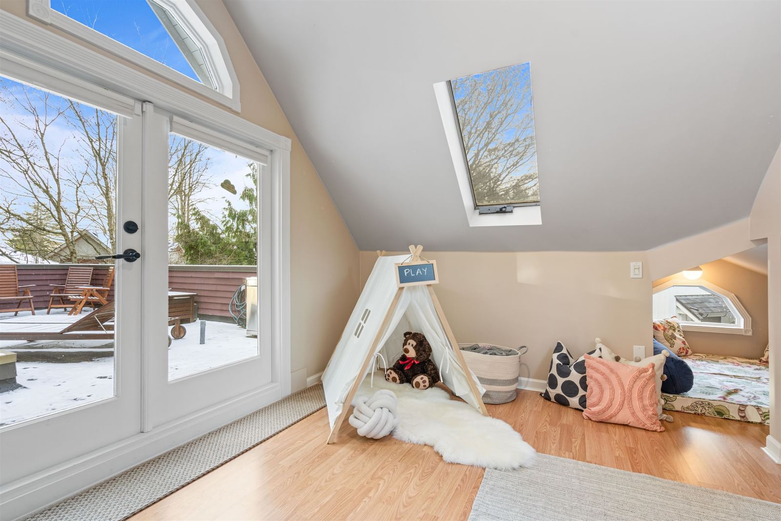 Listing Image 14