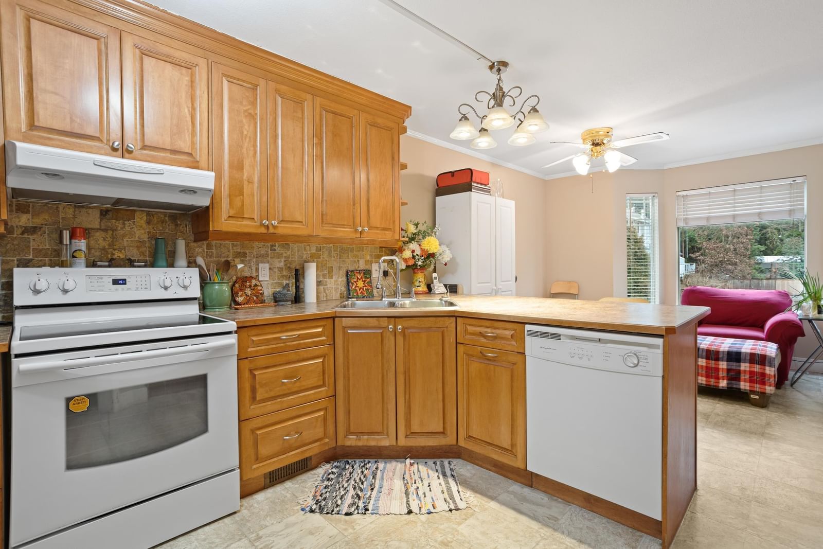 Listing Image 12