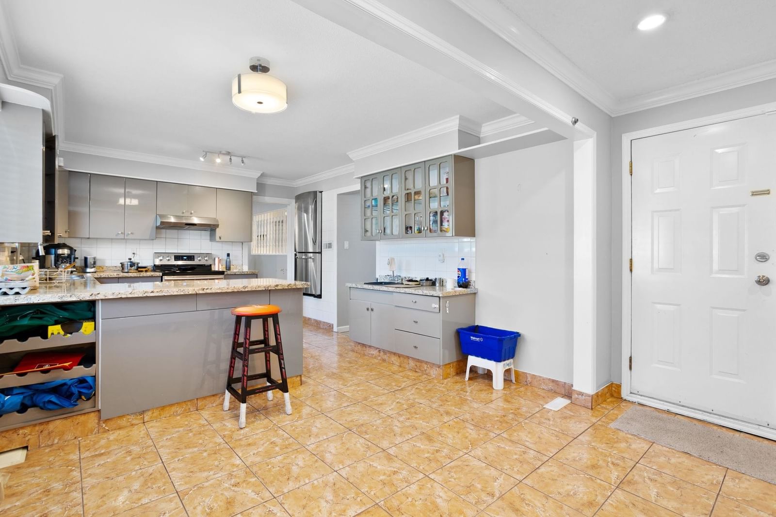 Listing Image 6
