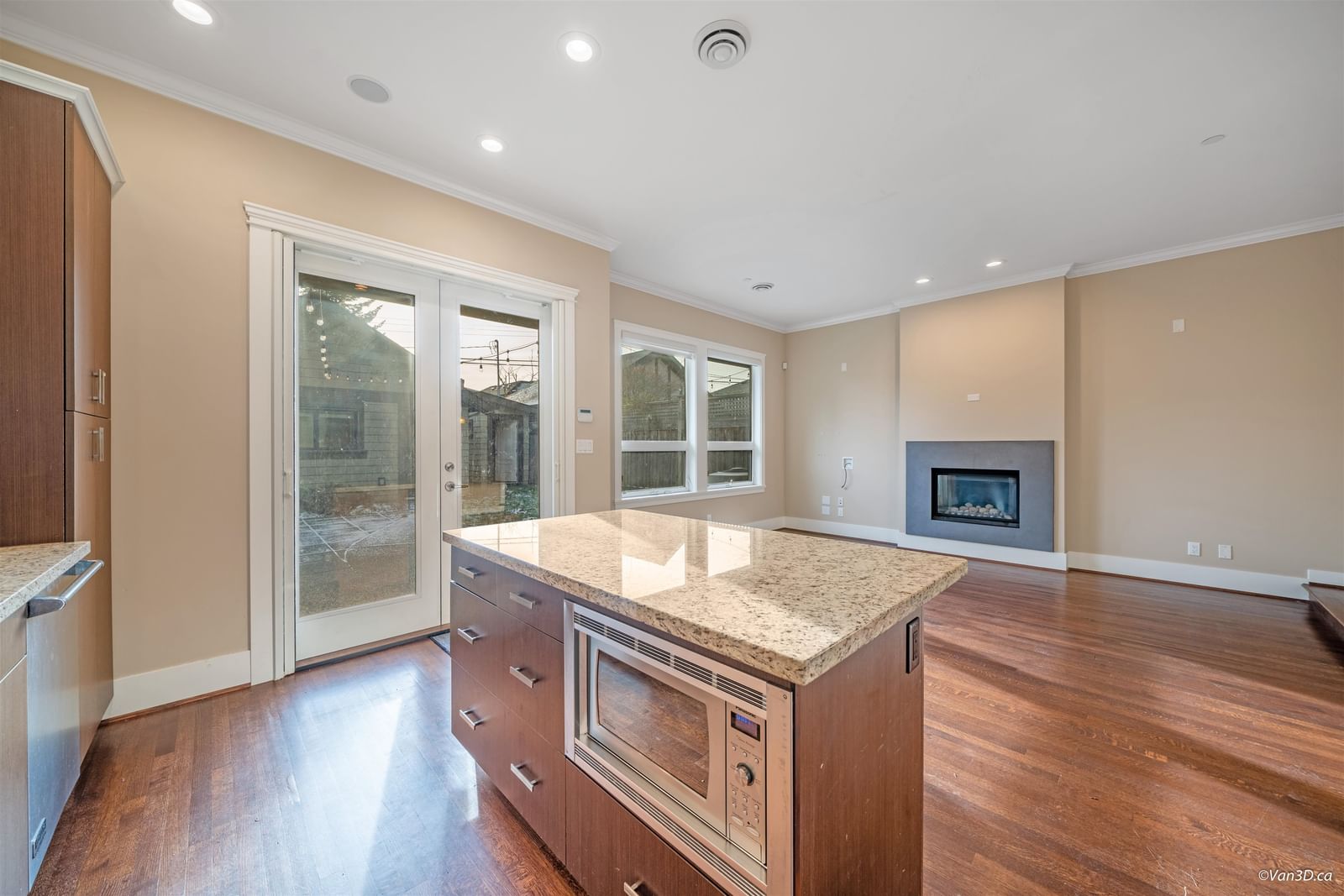 Listing Image 3