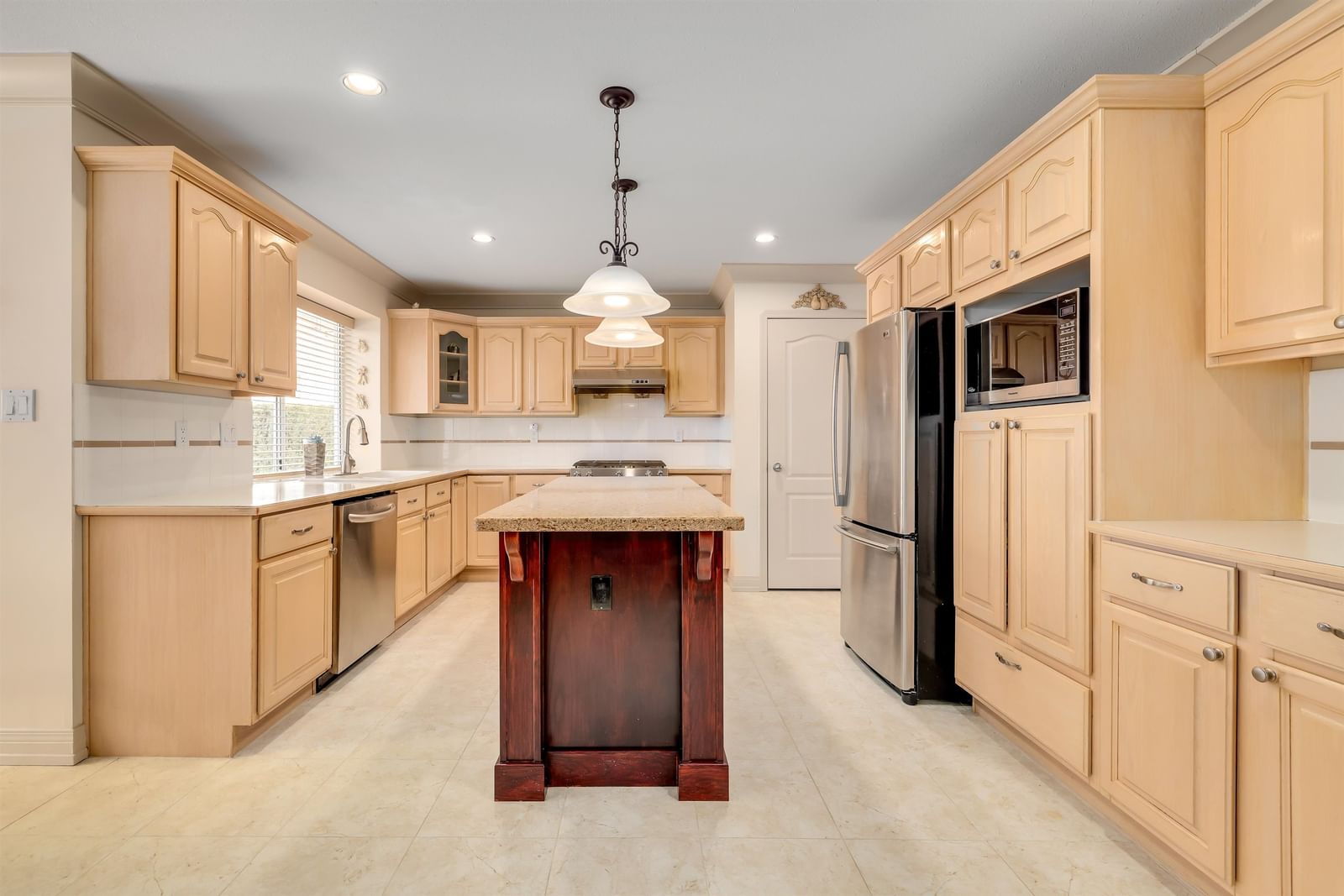 Listing Image 9