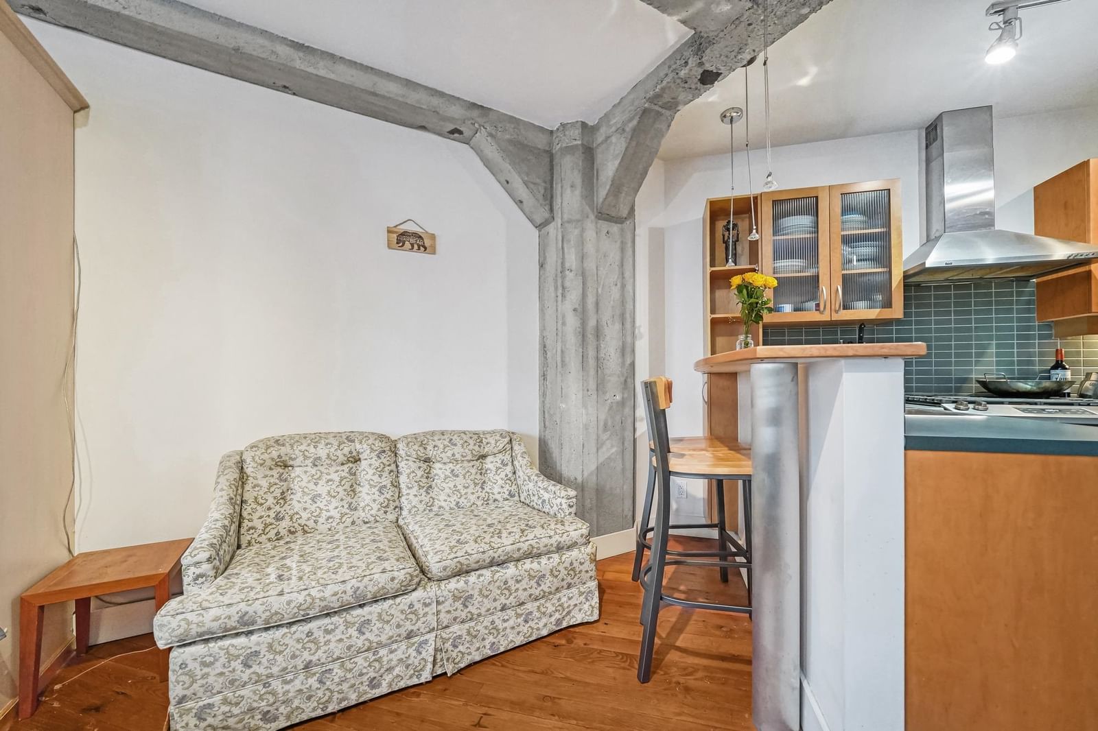 Listing Image 11