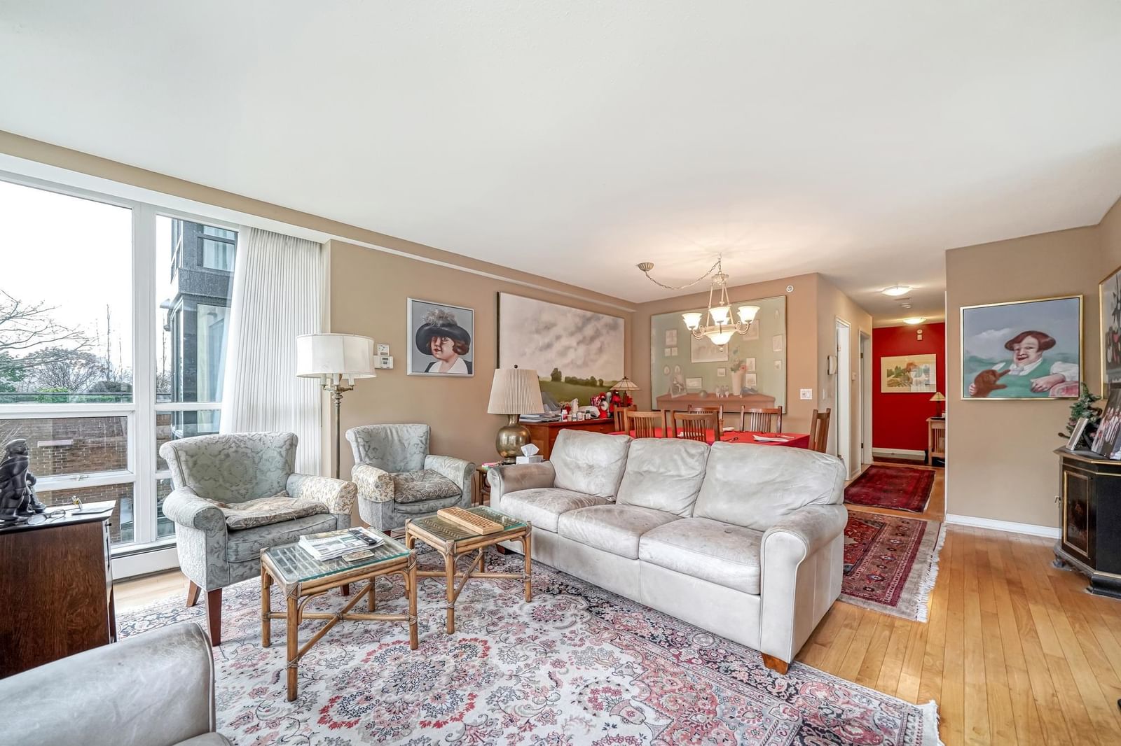 Listing Image 5