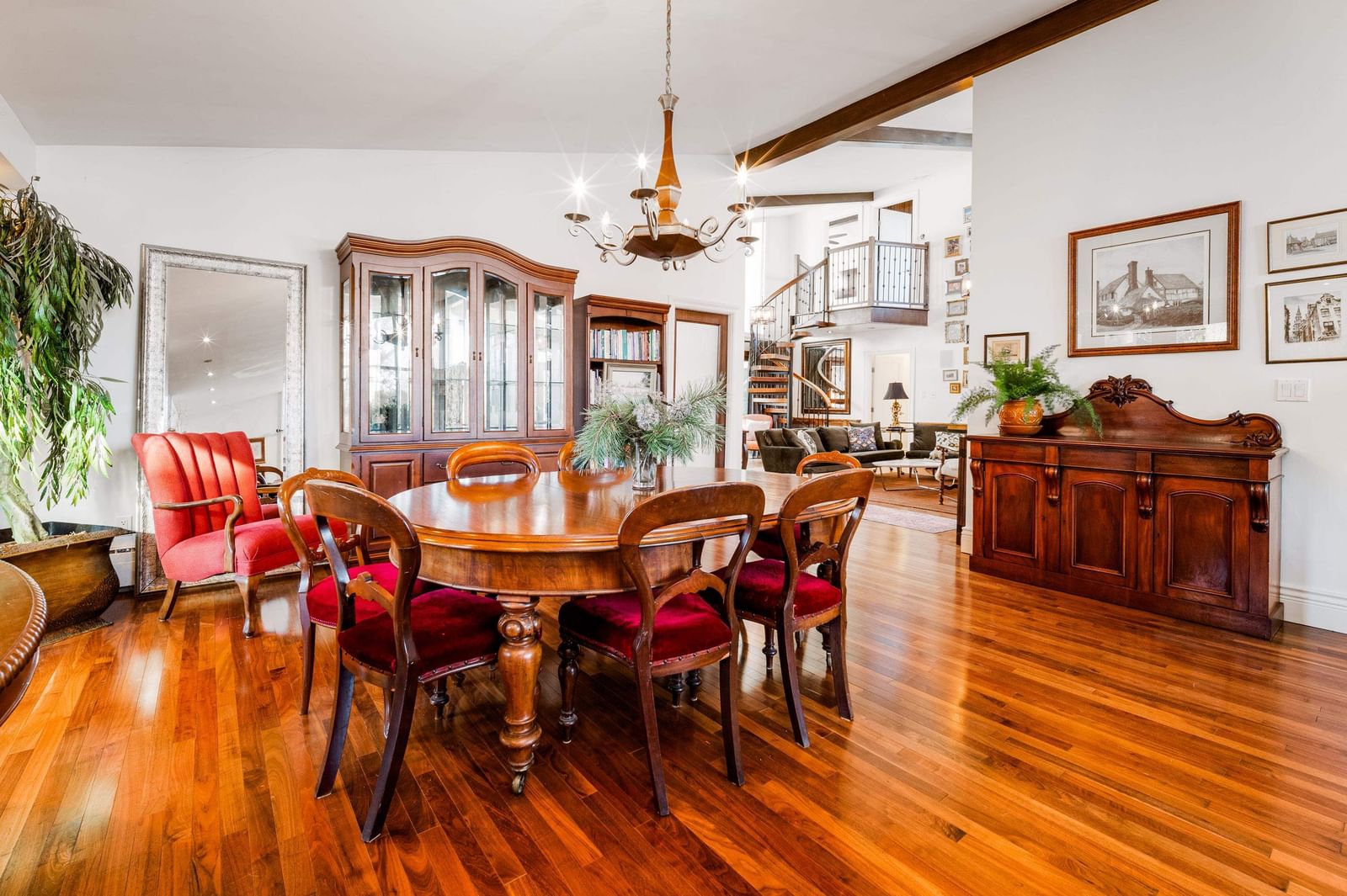 Listing Image 10