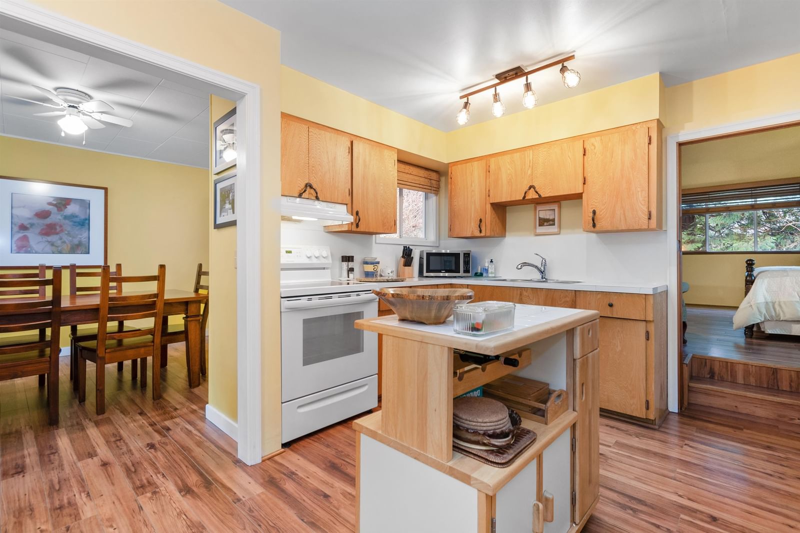 Listing Image 15