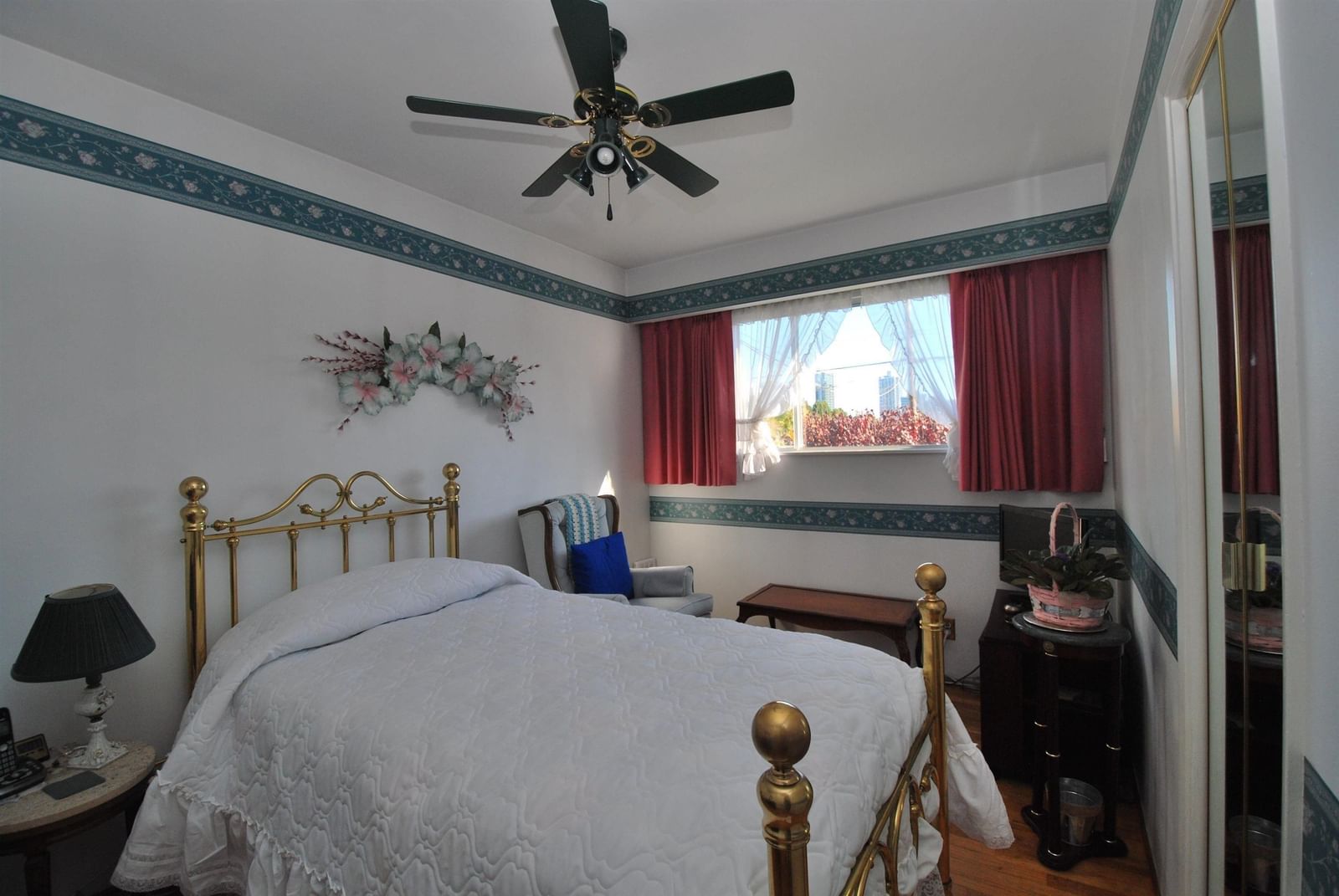 Listing Image 8