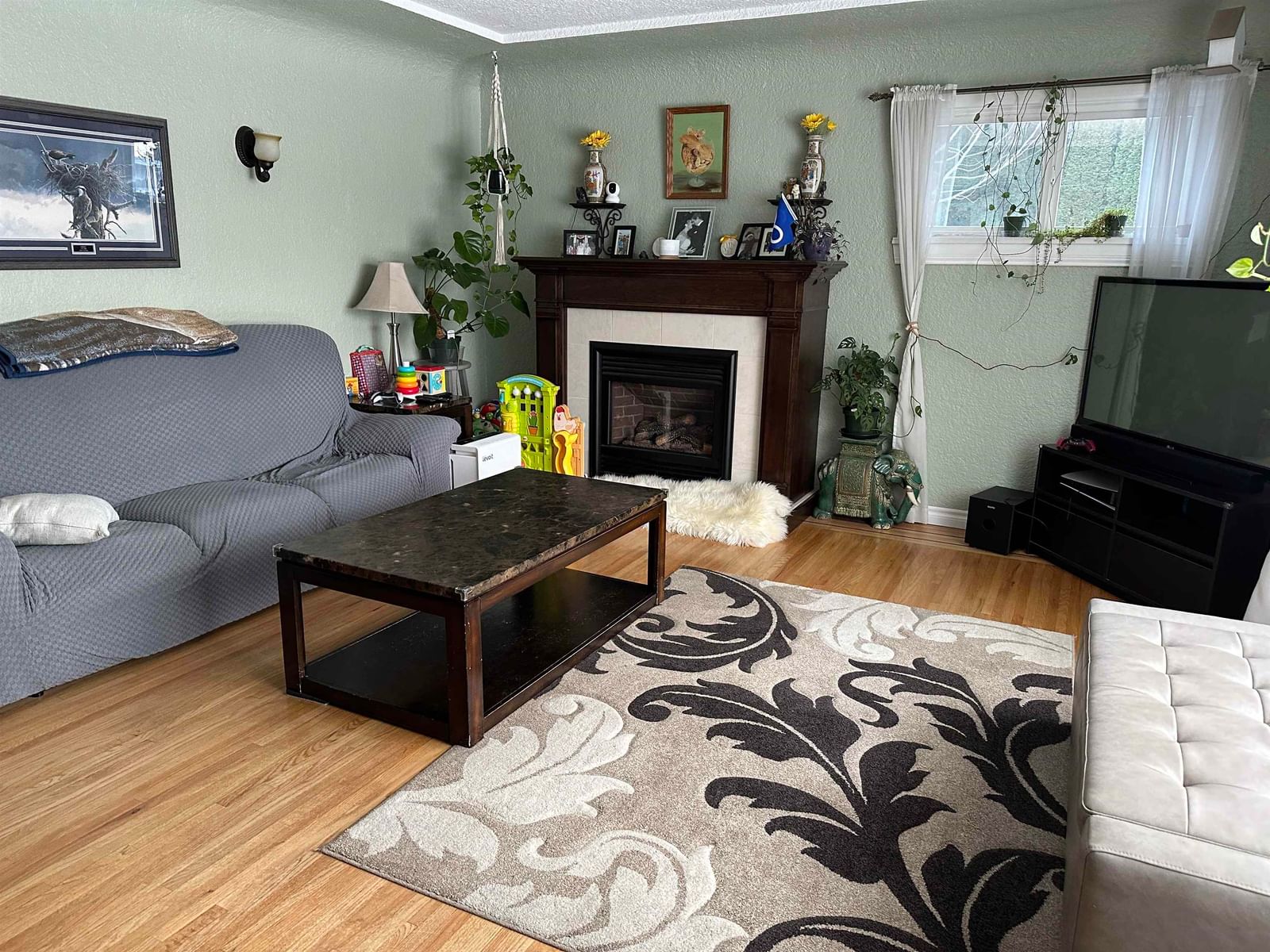 Listing Image 10