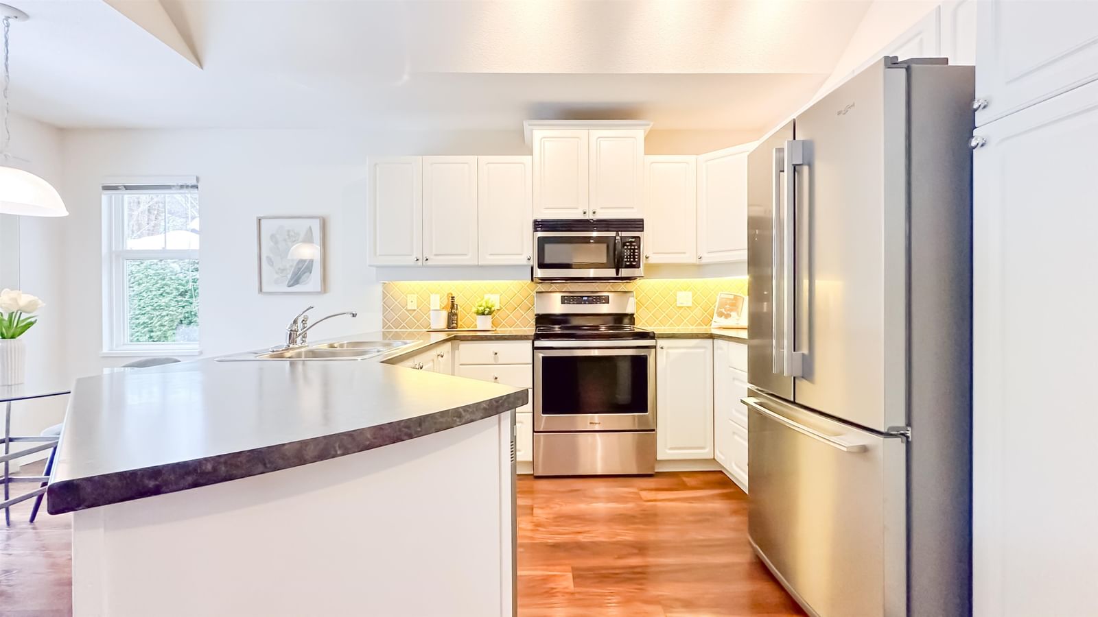 Listing Image 19