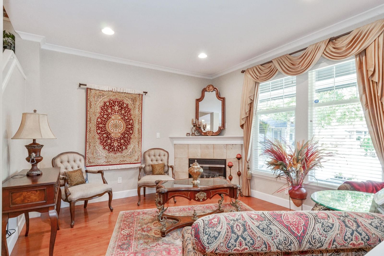 Listing Image 12