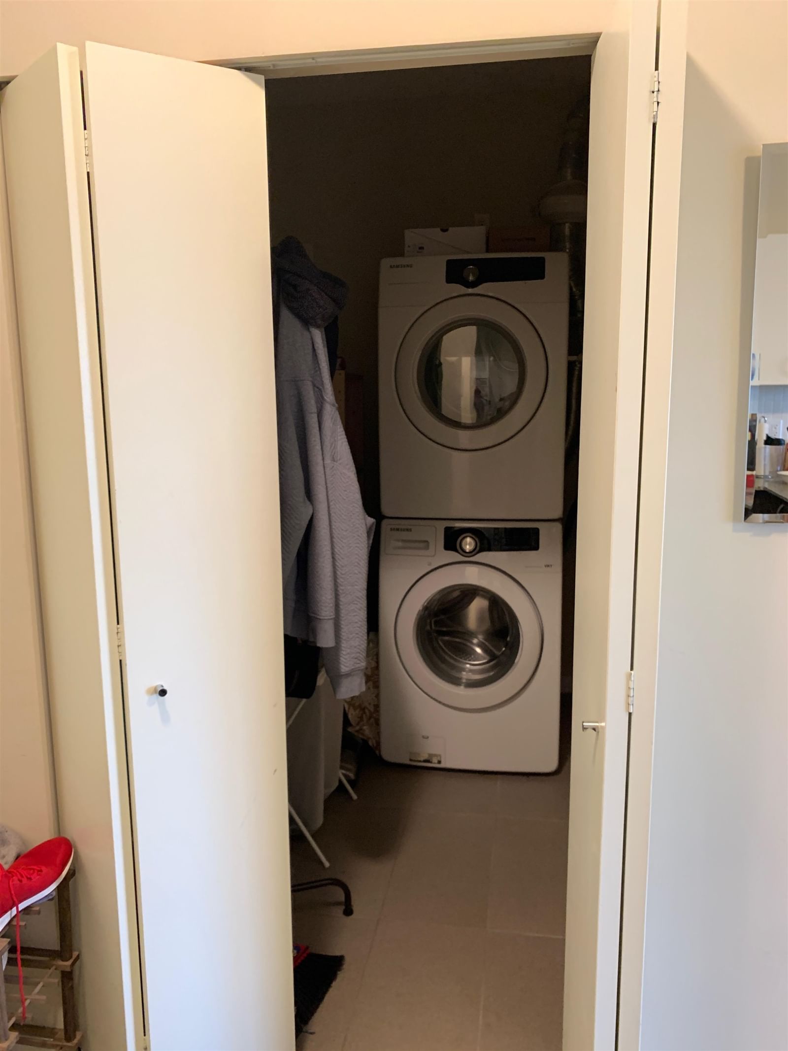 Listing Image 4
