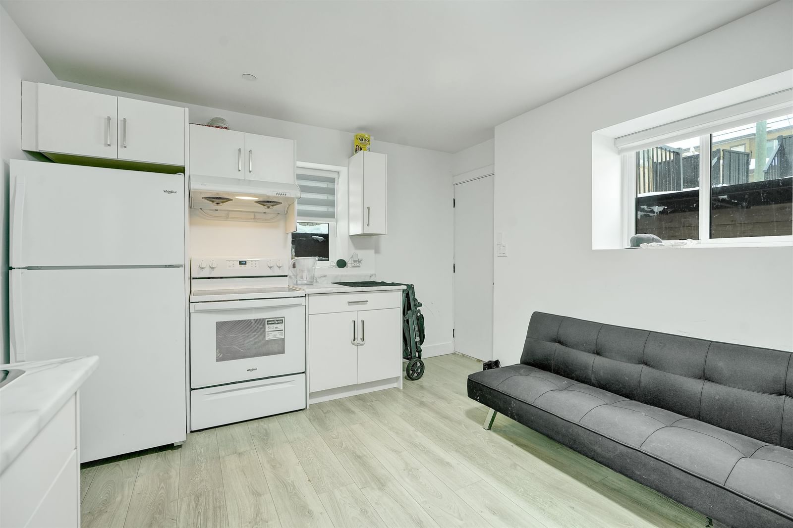 Listing Image 6