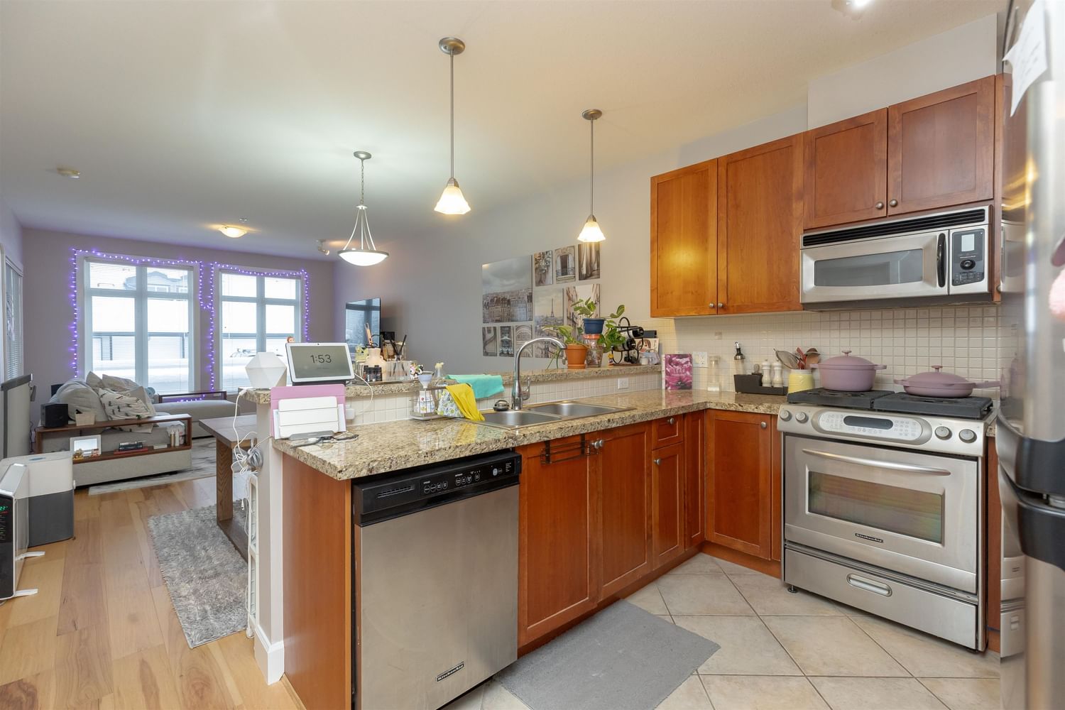 Listing Image 4