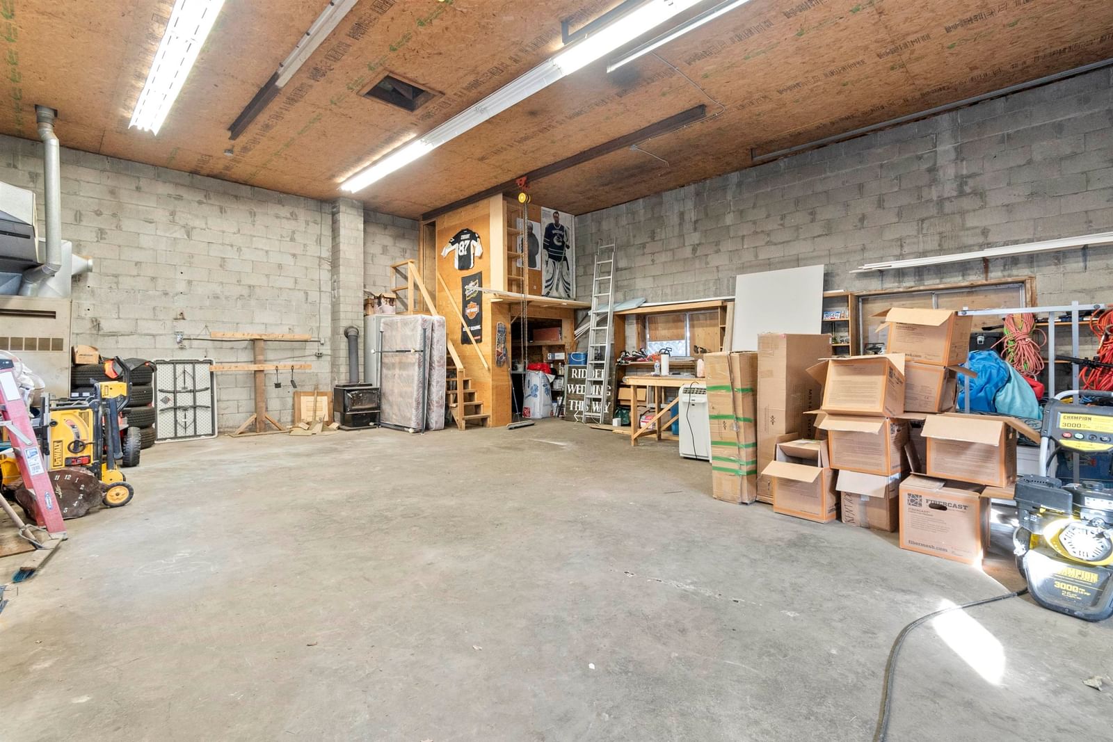 Listing Image 40