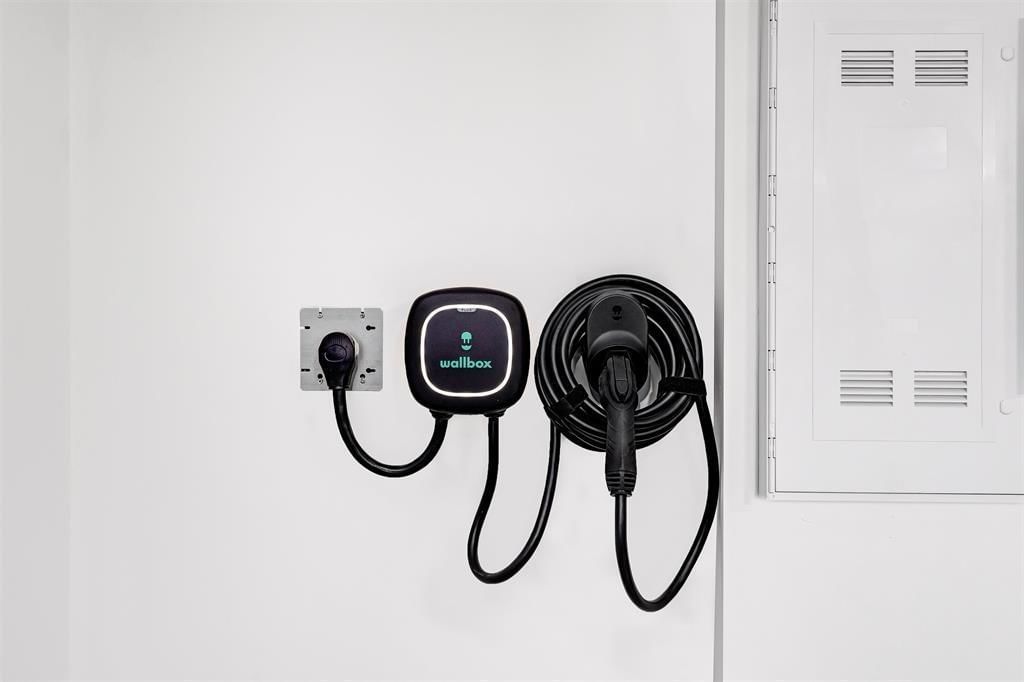 Listing Image 6