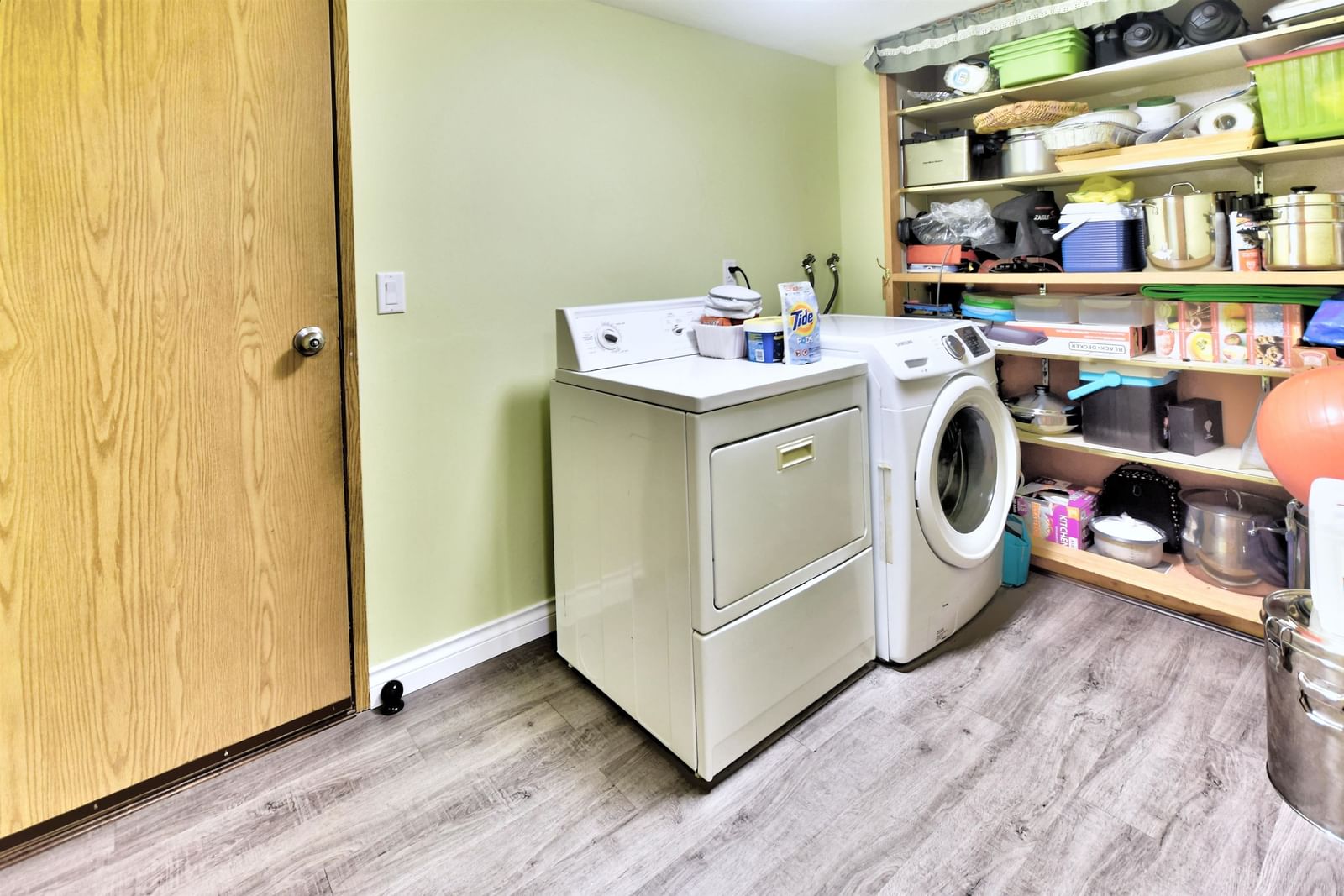 Listing Image 12