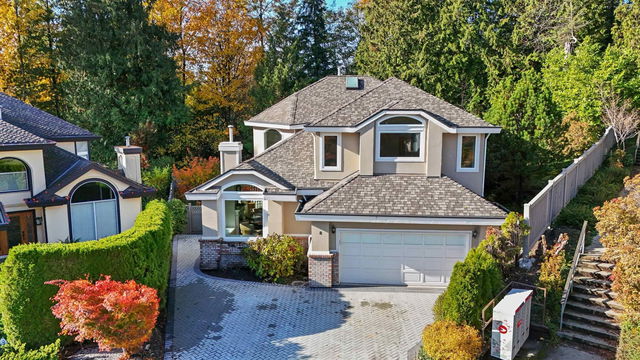 8 Laurel Place