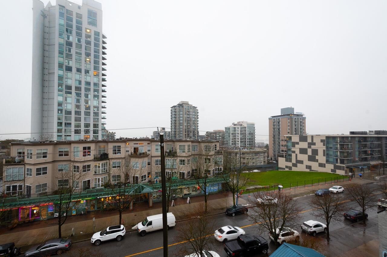 Listing Image 9