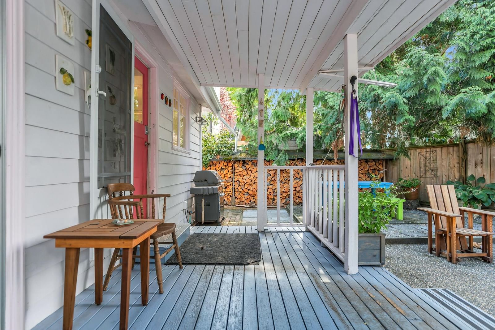 Listing Image 4
