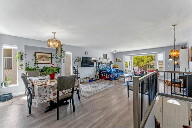 12326 Aurora Street, Maple Ridge, V2X 0J5 | Image 2