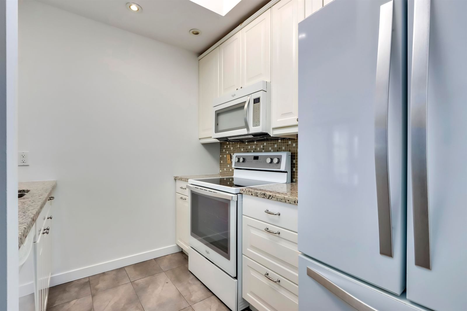 Listing Image 16