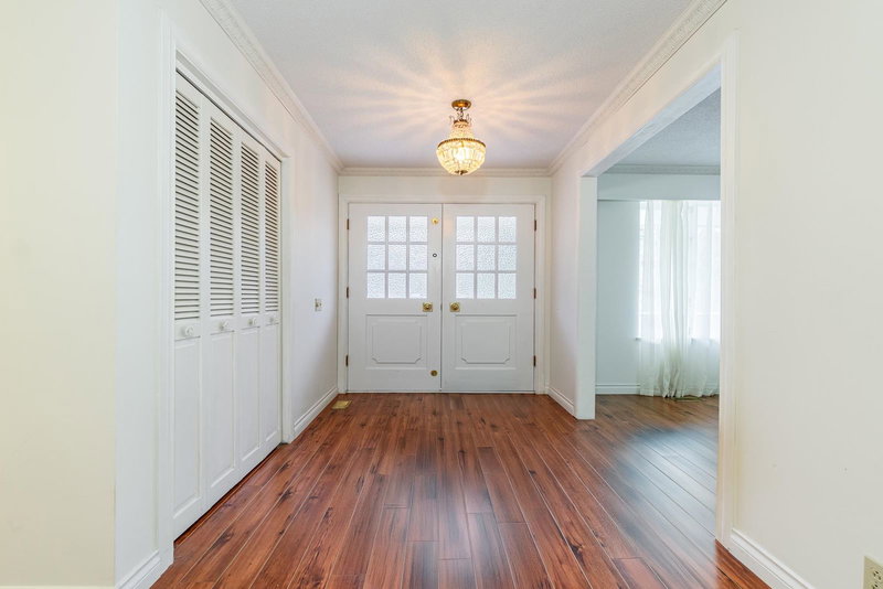 5725 Cranley Drive, West Vancouver, V7W 1S7 | Image 3