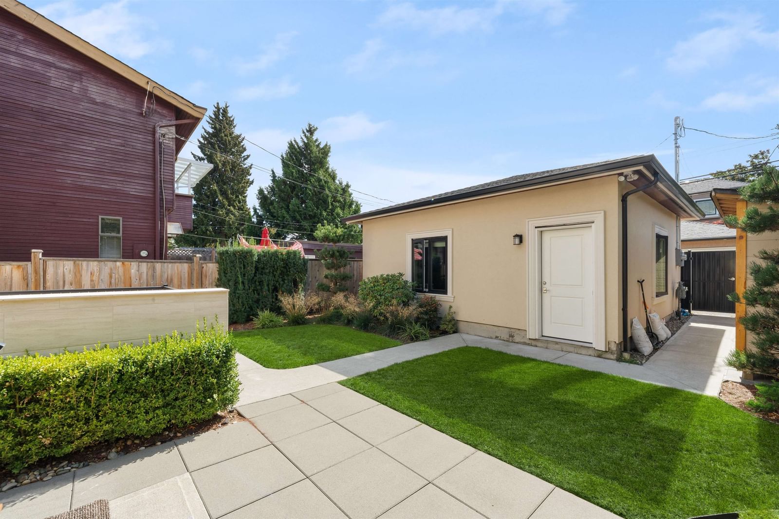 Listing Image 13