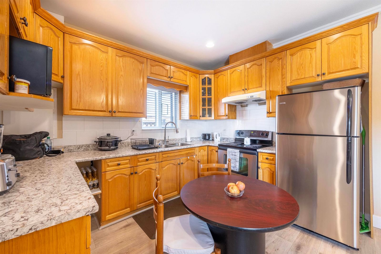 Listing Image 11